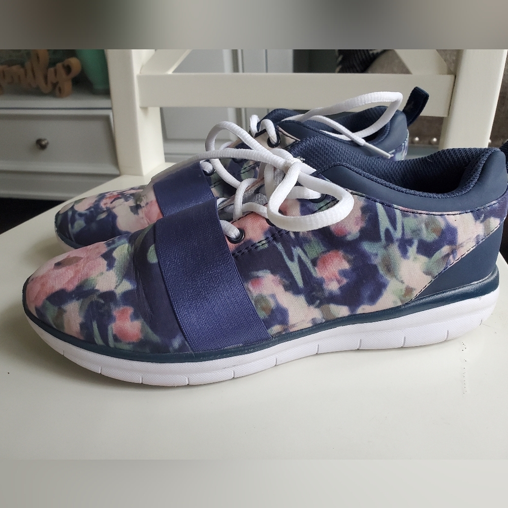 Floral sneakers by Just Fab size 8 pink and navy color very lightweight …